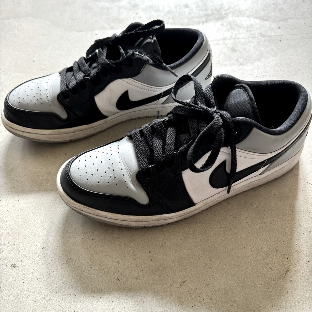 Jordan size 7.5 mens shoes in great condition!